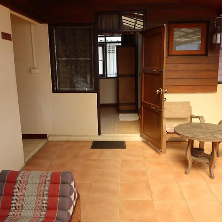 Banjai Garden Guesthouse Chiang Mai Exteriör bild