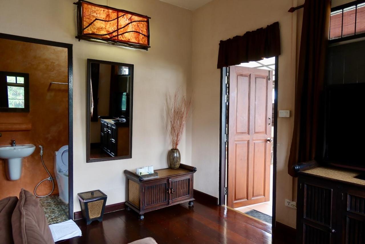 Banjai Garden Guesthouse Chiang Mai Exteriör bild