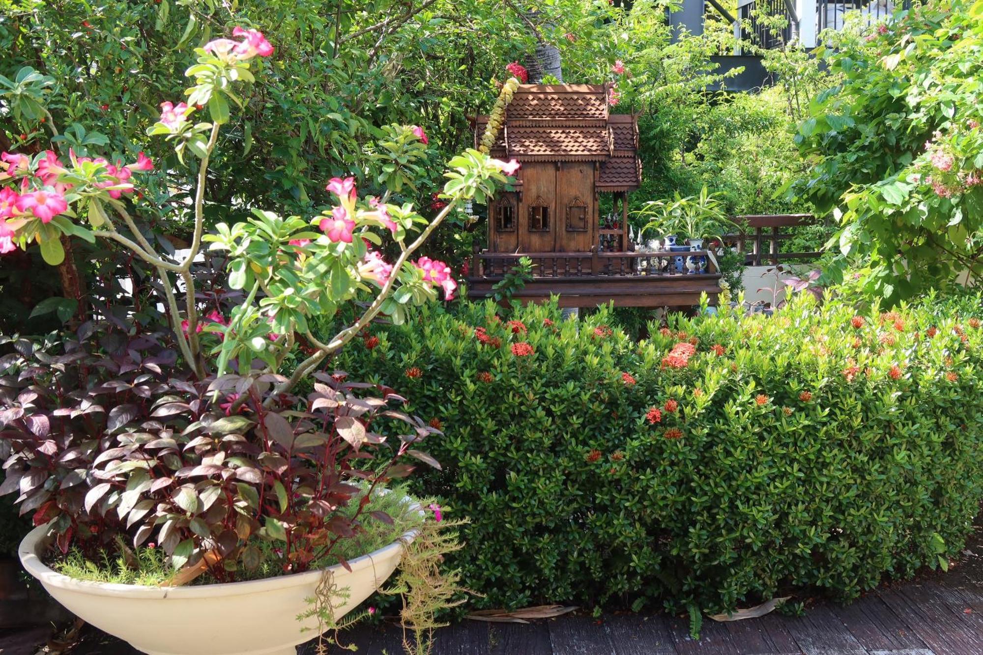 Banjai Garden Guesthouse Chiang Mai Exteriör bild