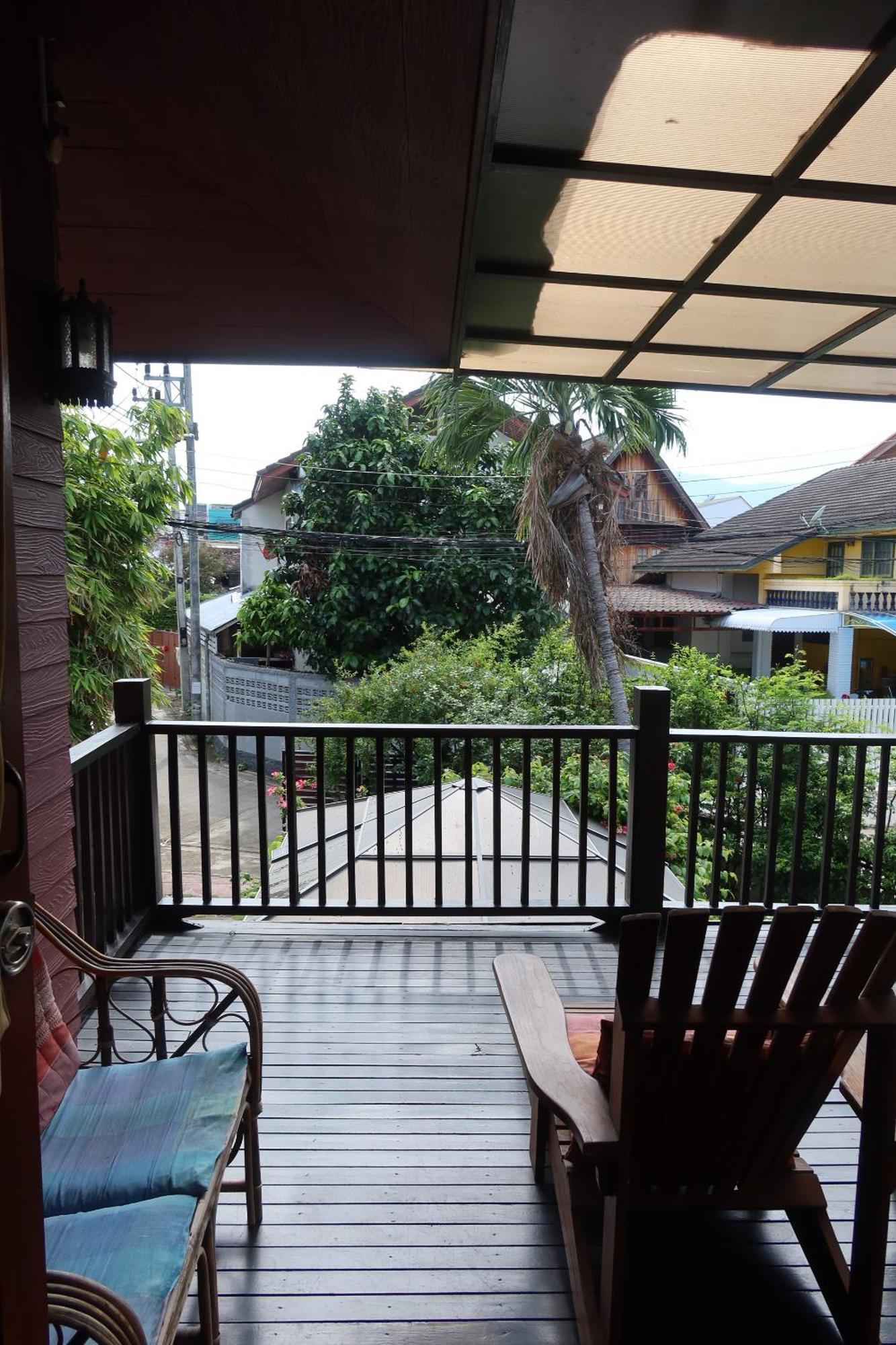 Banjai Garden Guesthouse Chiang Mai Exteriör bild